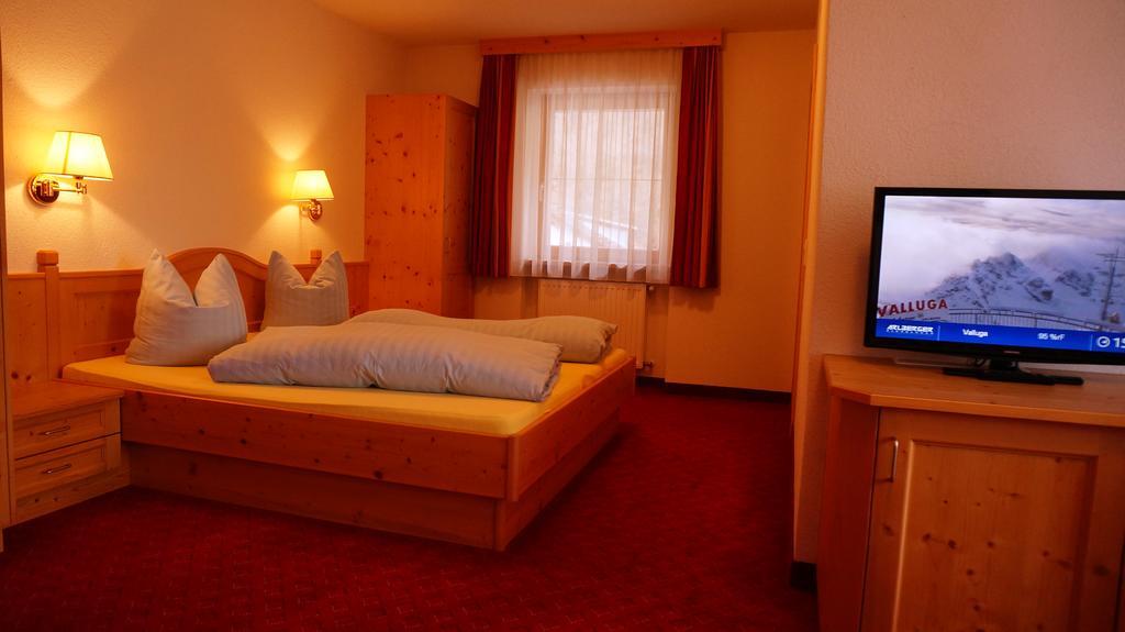 Diana Hotel Pettneu am Arlberg Exterior photo