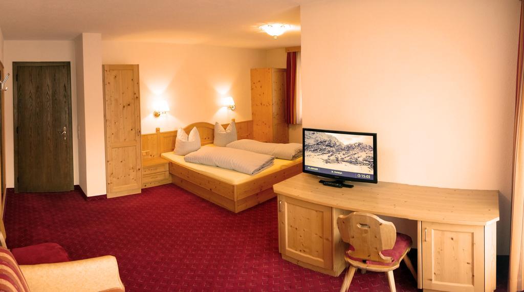 Diana Hotel Pettneu am Arlberg Exterior photo