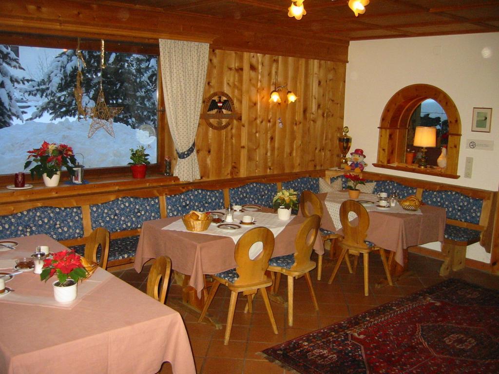 Diana Hotel Pettneu am Arlberg Exterior photo