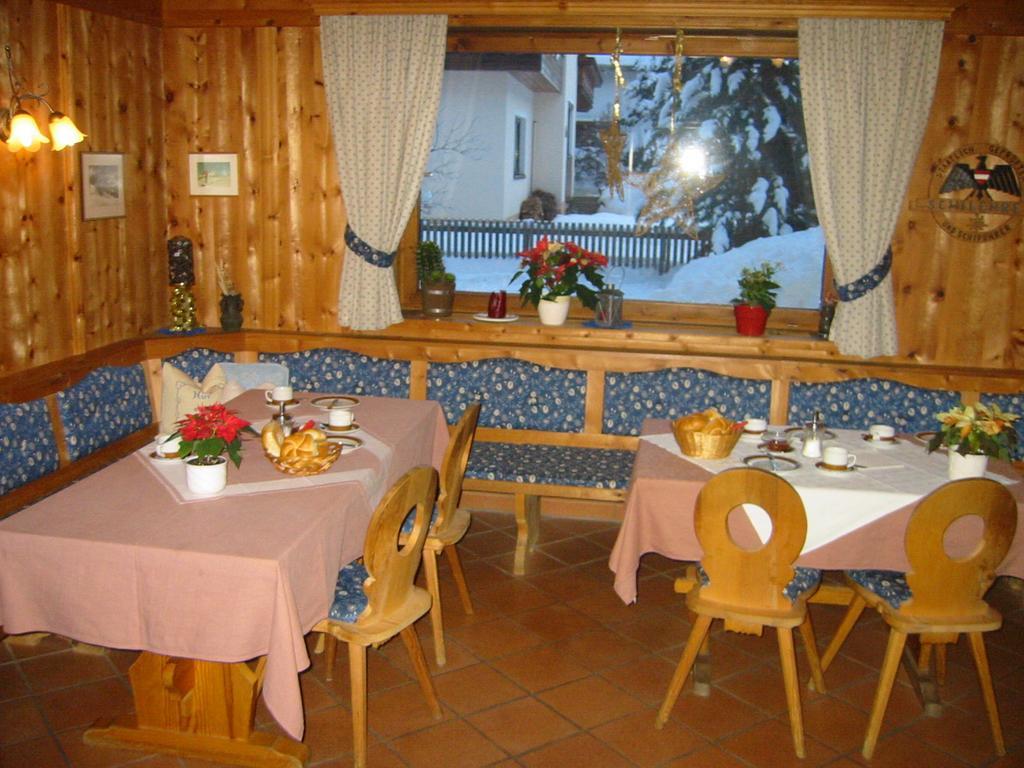 Diana Hotel Pettneu am Arlberg Exterior photo